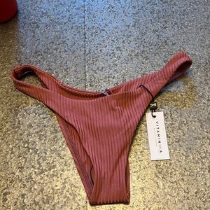 NWT Vitamin A Women’s Mauve Bikini Bottom Size Small MSRP $90